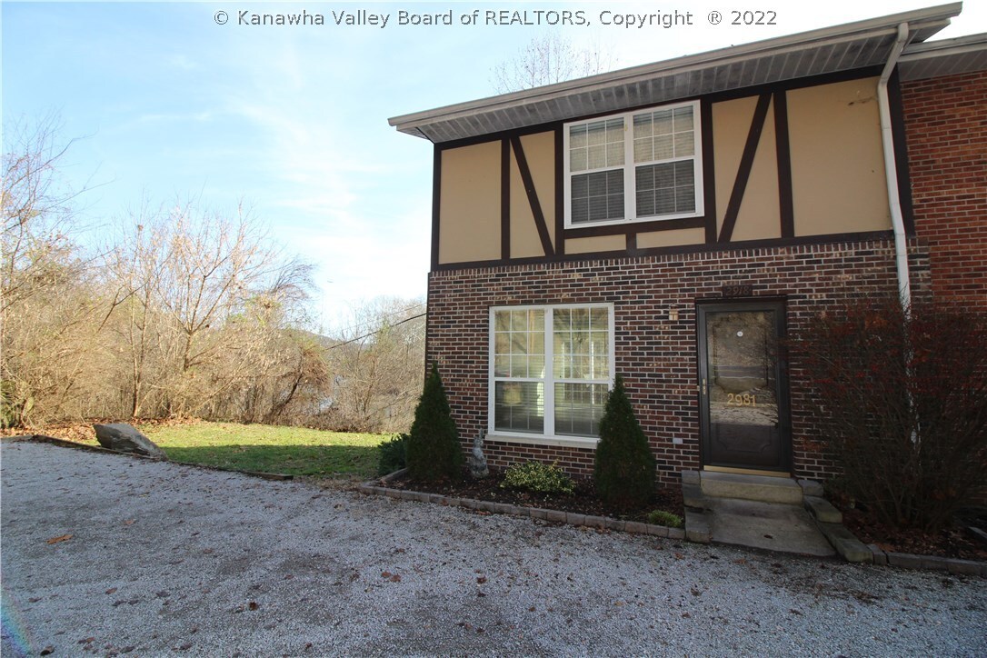 Property Photo: 2918 Pennsylvania Avenue WV 25302