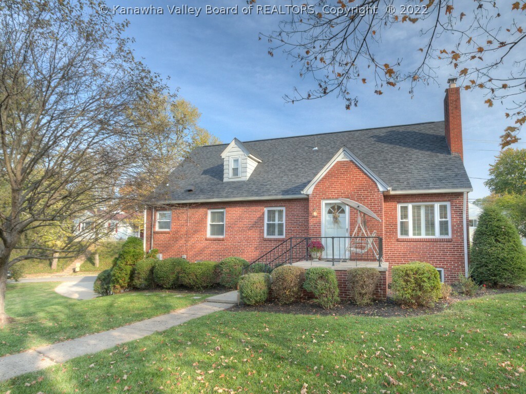 Property Photo: 808 McQueen Boulevard WV 25177