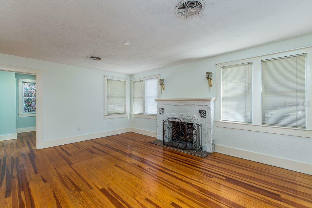 Property Photo: 5845 Grand Boulevard FL 34652
