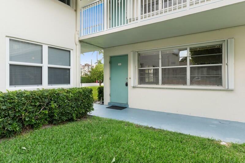 Property Photo: 340 Horizon W 105 FL 33435