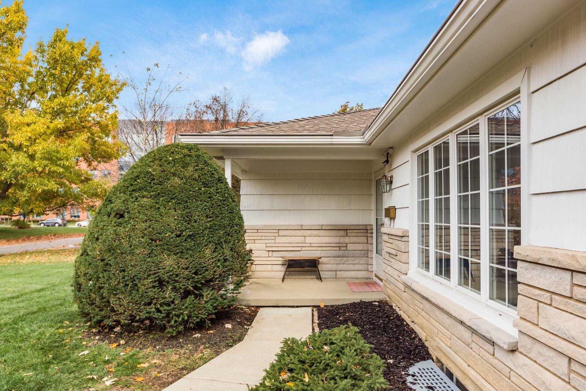 Property Photo:  3020 Sudbury Road  OH 43221 