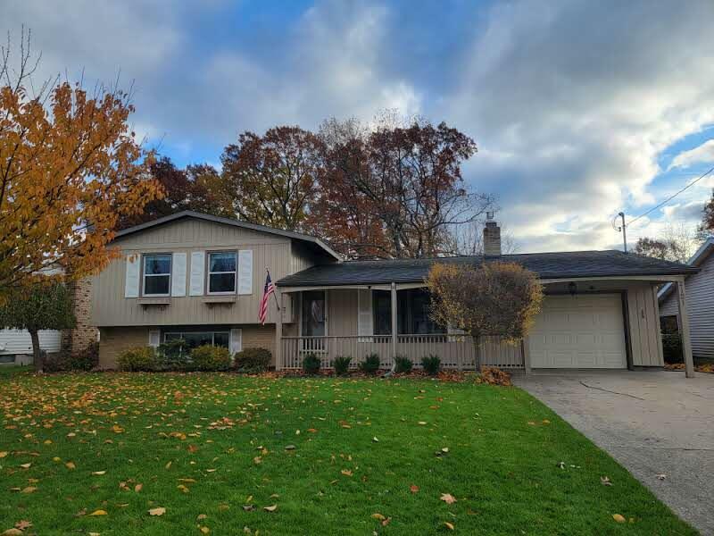 Property Photo:  2121 Arbor Avenue  MI 49441 