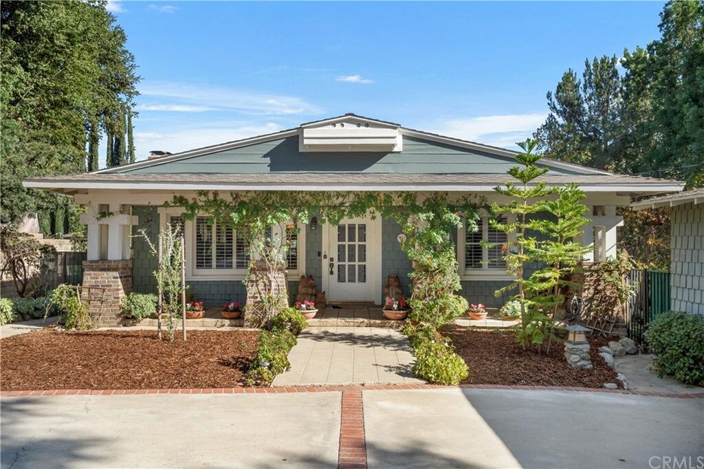 Property Photo:  180 N Canon Avenue  CA 91024 