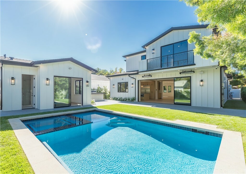 Property Photo:  5024 Greenbush Avenue  CA 91423 