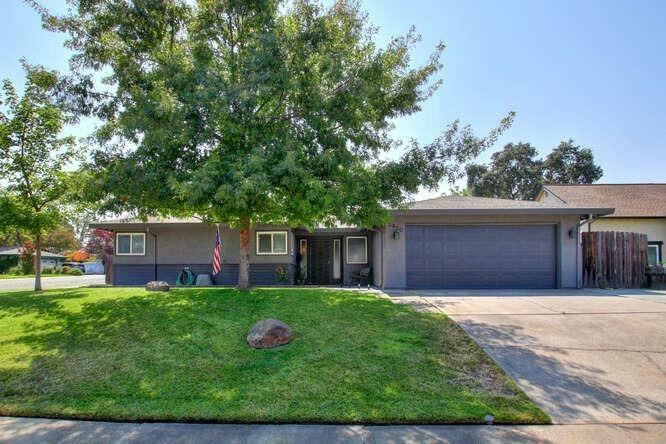 Property Photo:  5820 Corte Leone Way  CA 95842 