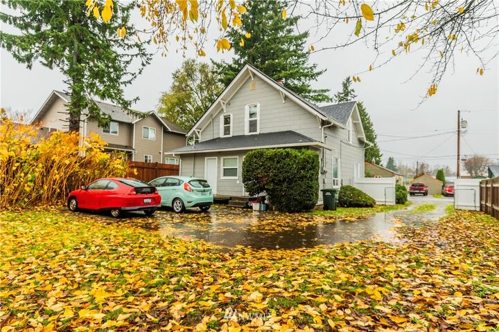 Property Photo:  2075 Cottage Place  WA 98248 