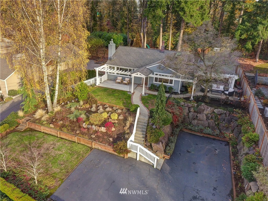 Property Photo:  7624 115th Place NE  WA 98033 