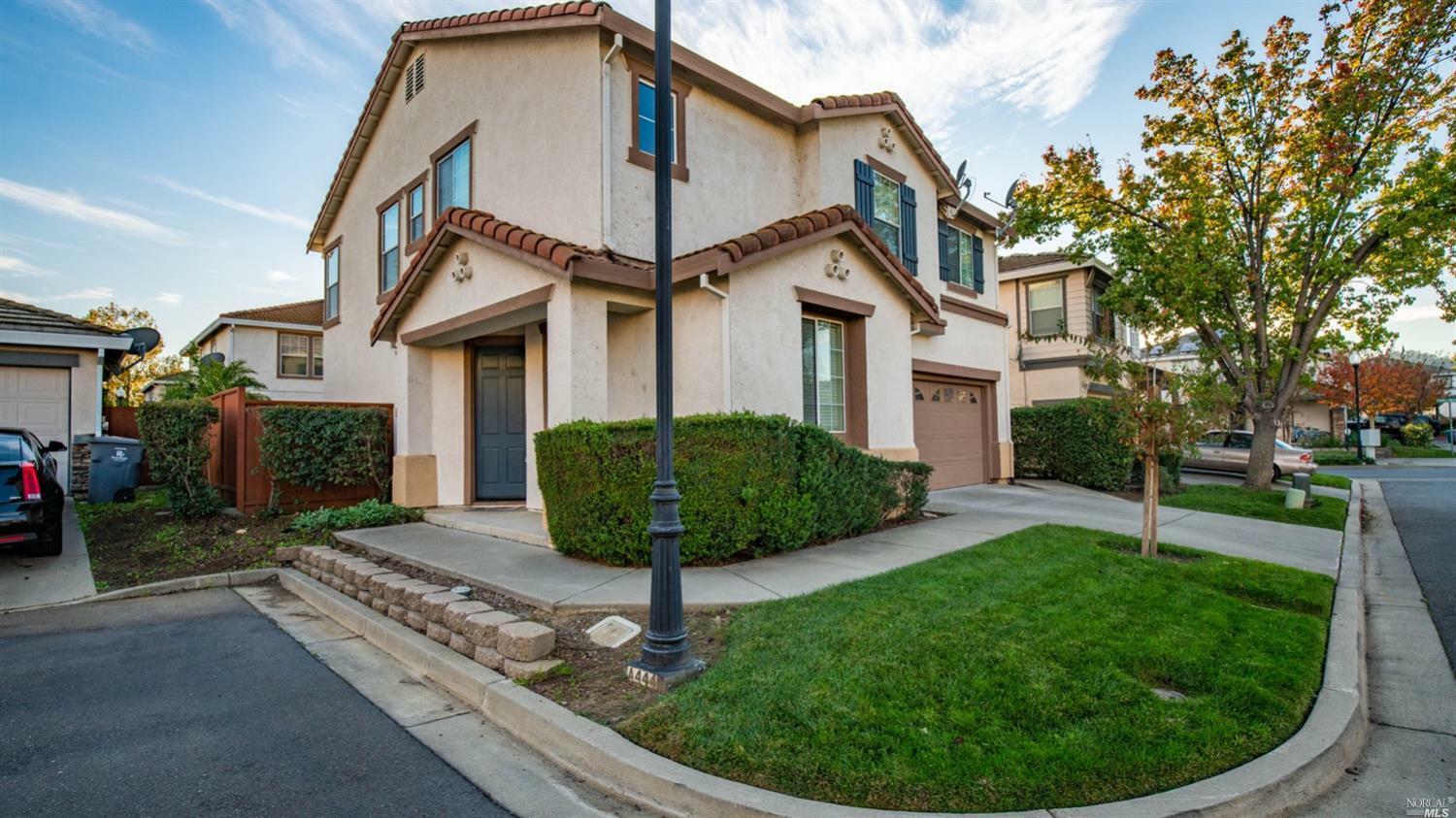 Property Photo:  711 Laquinta Court  CA 95687 