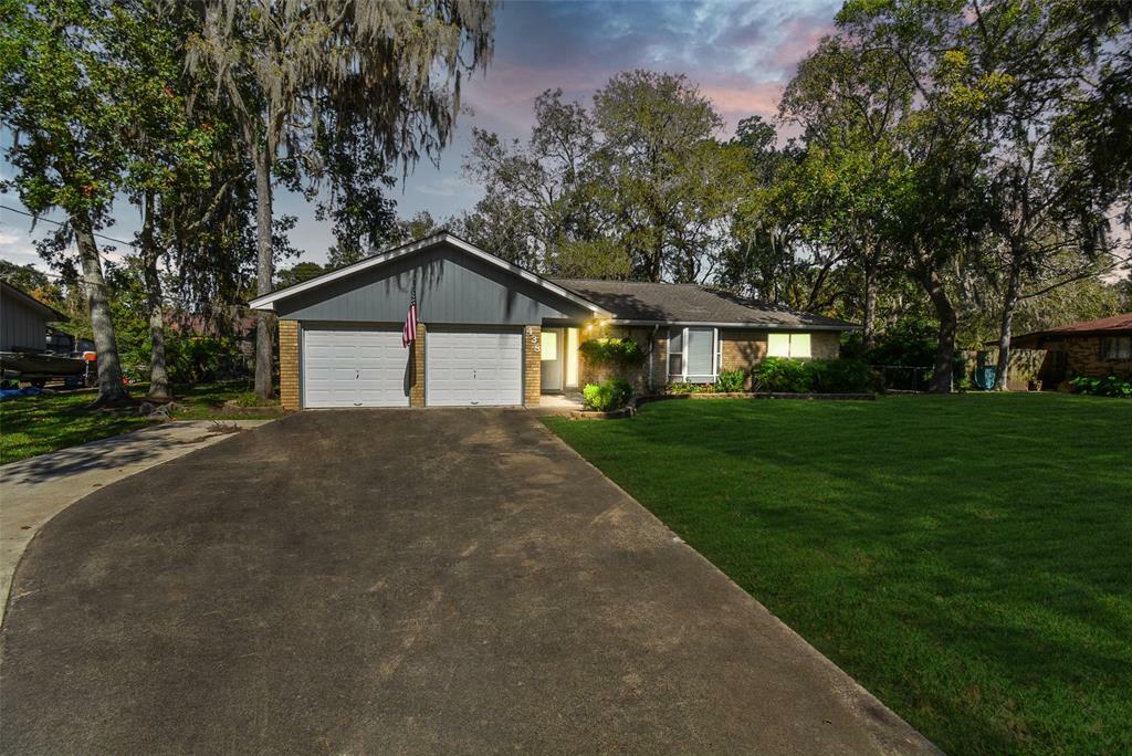 Property Photo:  438 Southern Oaks Drive  TX 77566 