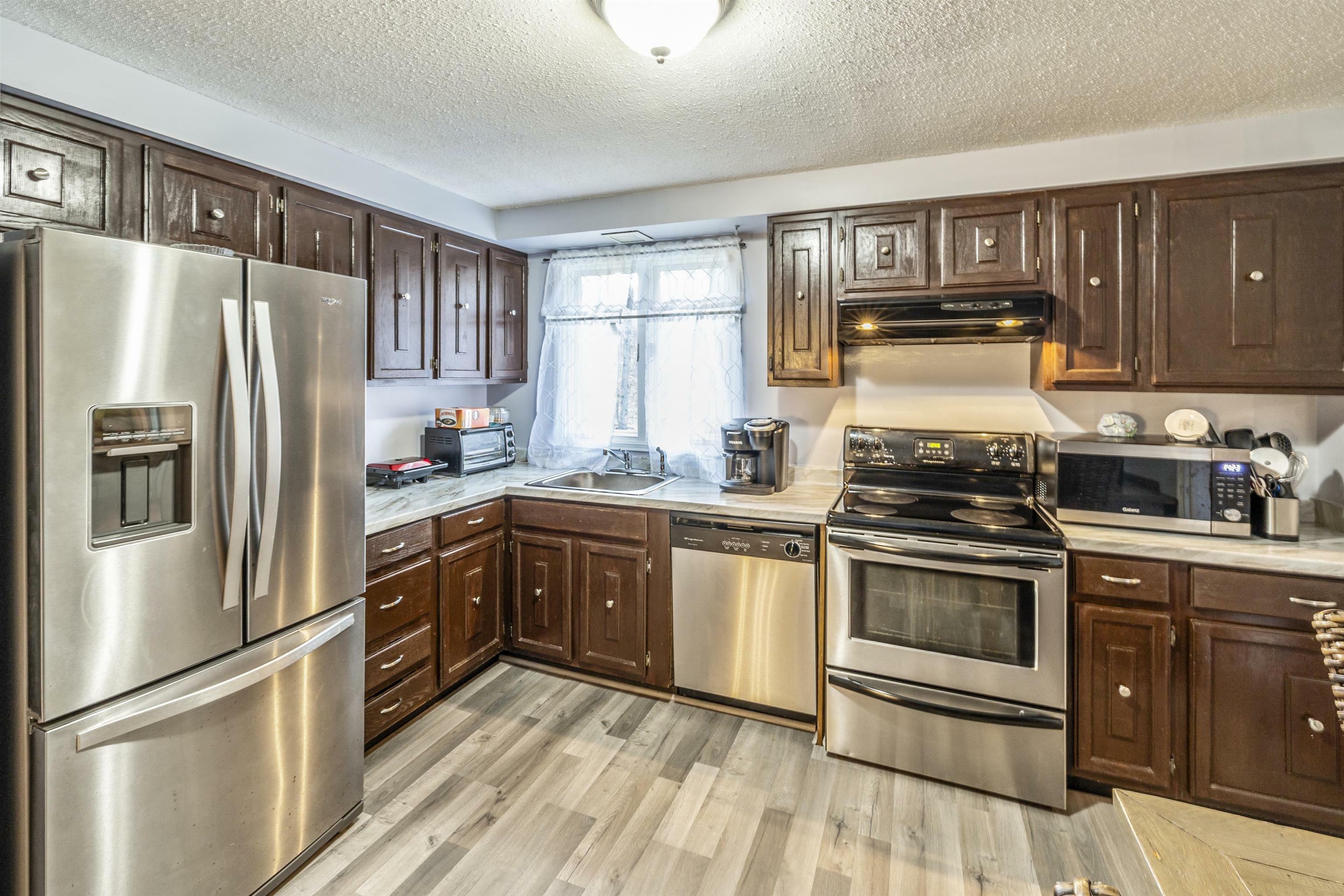 Property Photo: 2 Myopia Hill Road NH 03033