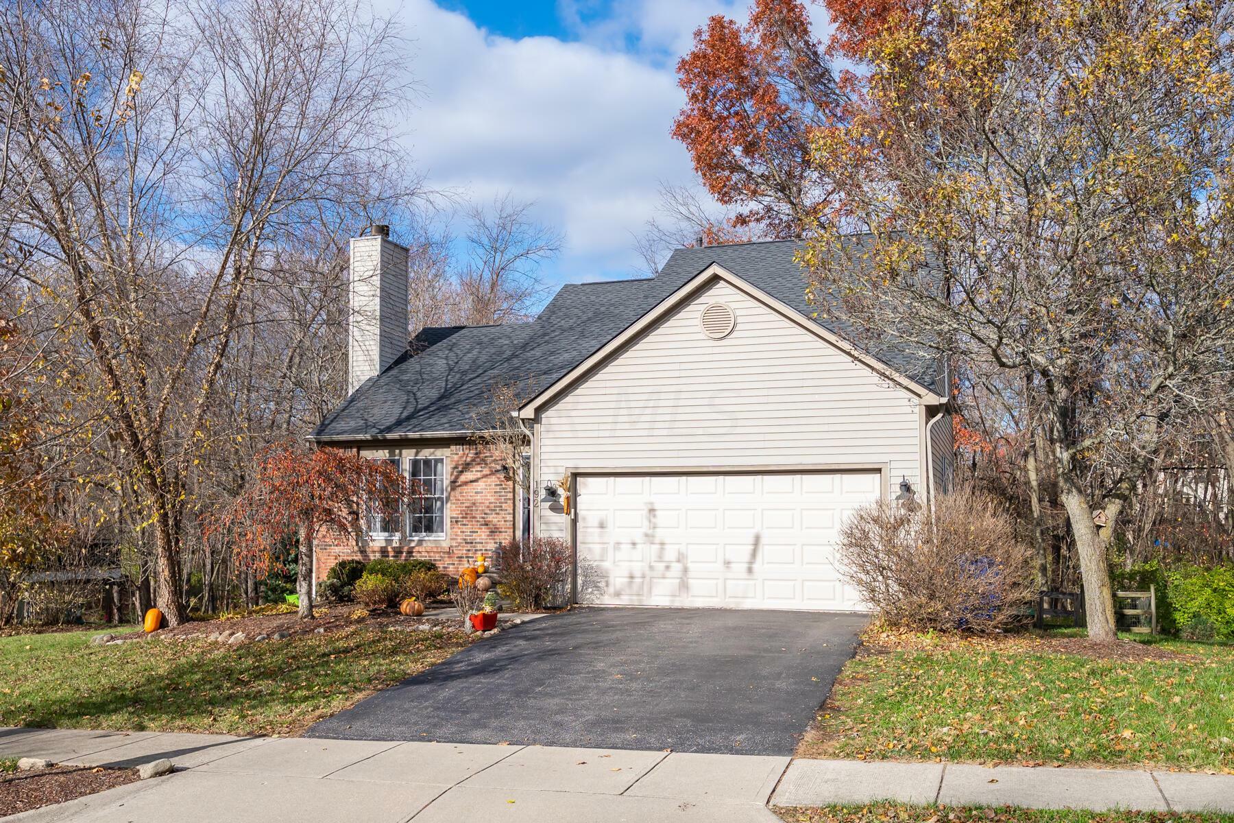 Property Photo:  192 Thornapple Trail  OH 43015 