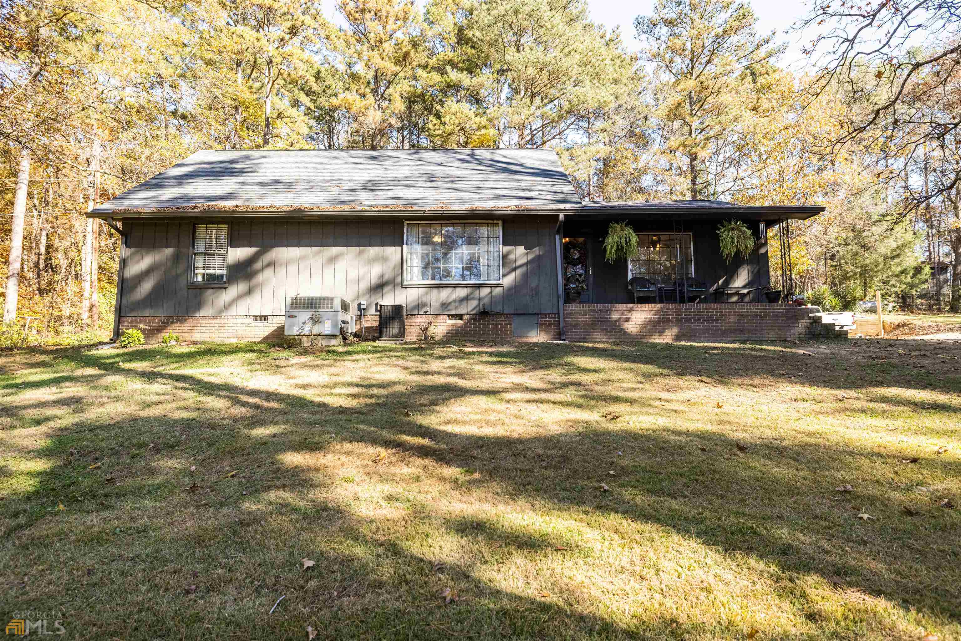 Property Photo: 3538 Horseleg Creek Road GA 30165