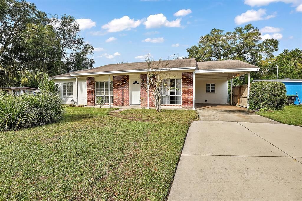 Property Photo:  6021 Oakcrest Cir  FL 32808