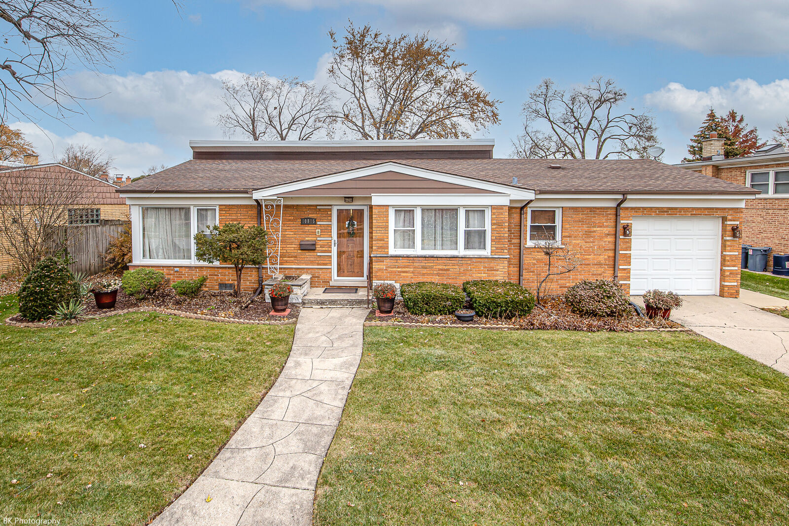 Property Photo: 10815 S Leclaire Avenue IL 60453