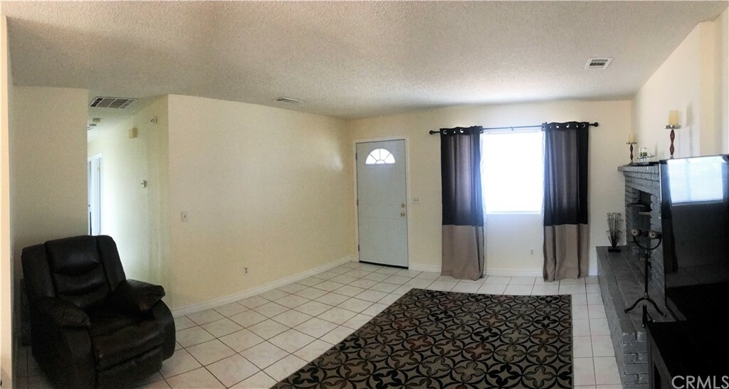 Property Photo: 15946 Dale Evans Parkway CA 92307