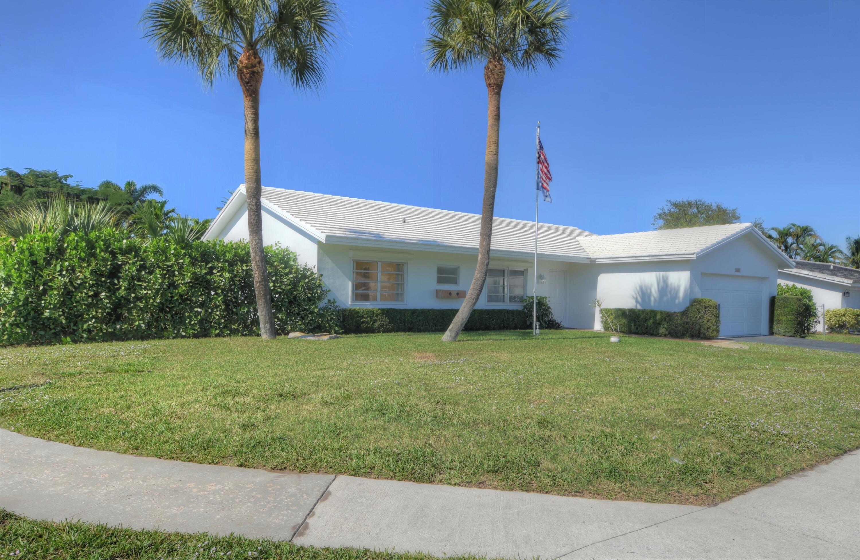 Property Photo: 1299 SW 12th Avenue FL 33486