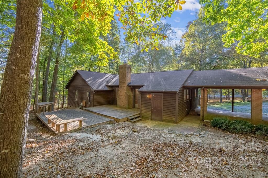 Property Photo: 2218 Chestnut Lane NC 28104
