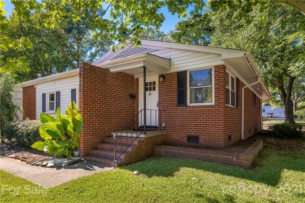 Property Photo: 4300 University Drive NC 28209