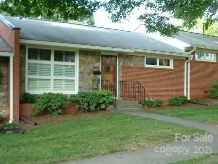 Property Photo:  4509 Woodlark Lane  NC 28211 