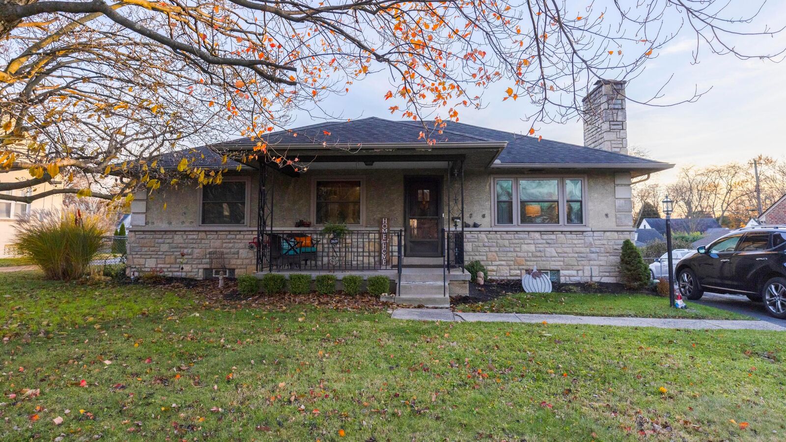 Property Photo:  2829 E Moreland Drive  OH 43209 