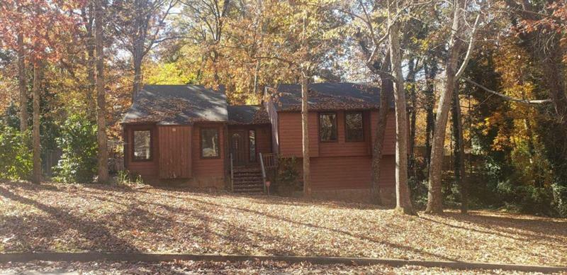 Property Photo: 6739 Valley Court GA 30135