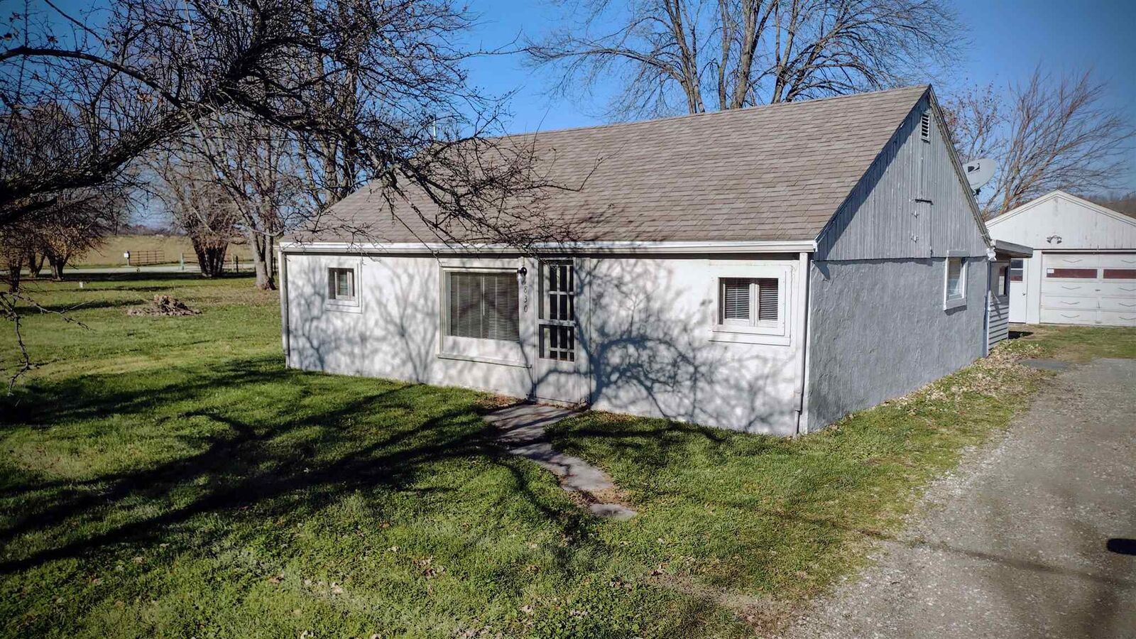 Property Photo: 830 W 200 Street IN 46725-9589