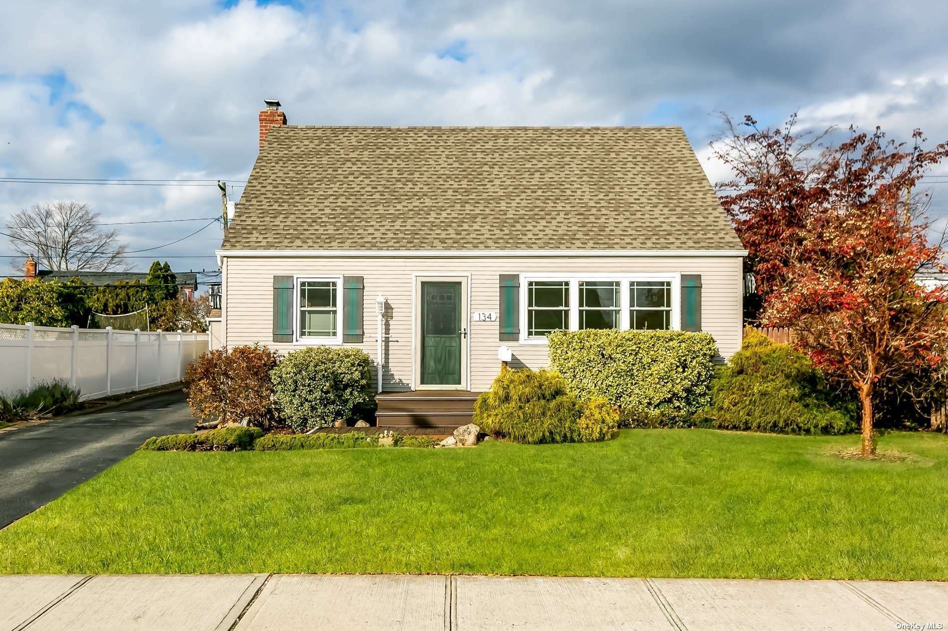 Property Photo:  134 Cottage Boulevard  NY 11801 