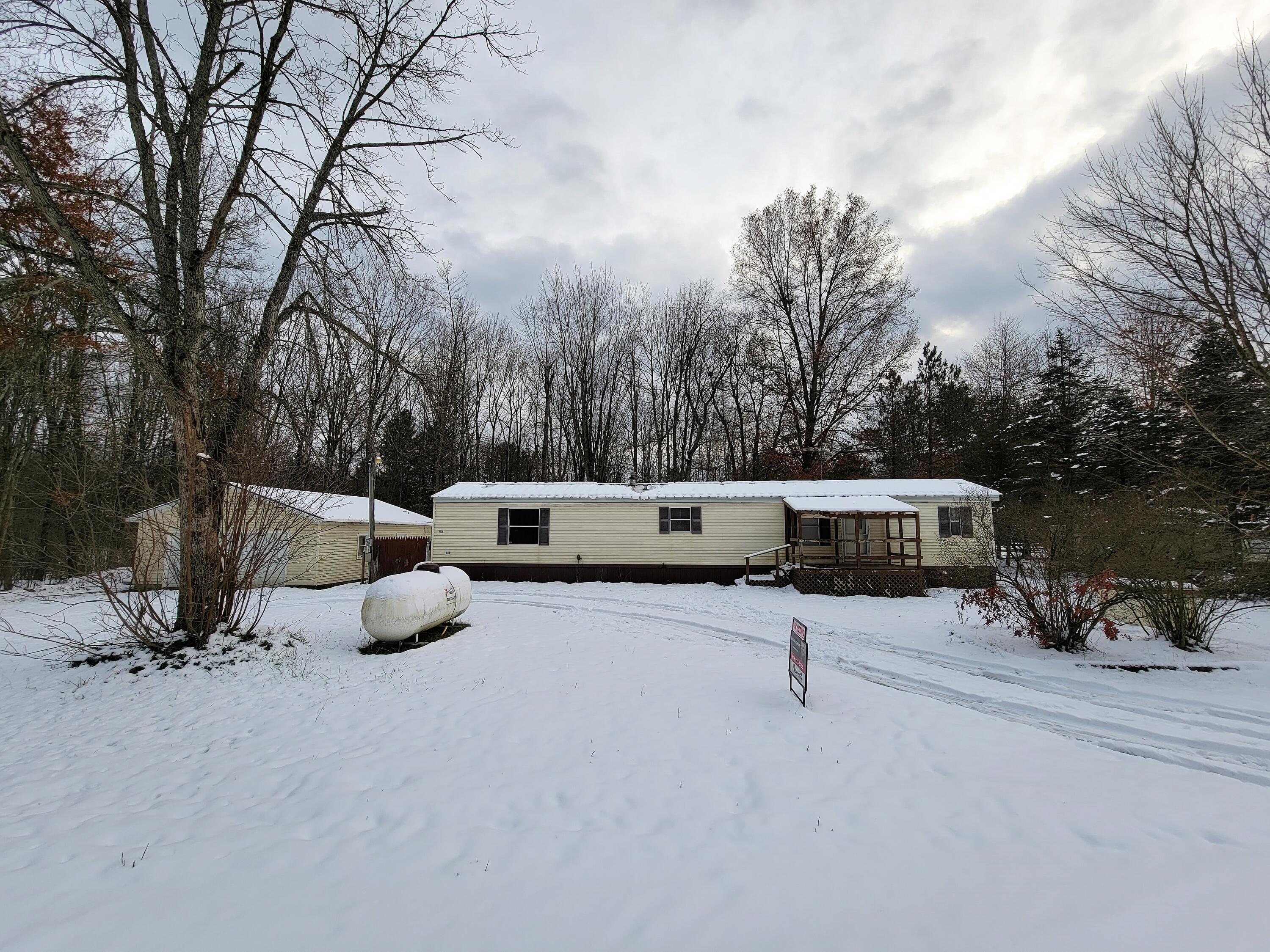 Property Photo: 3770 Mary Avenue MI 49337