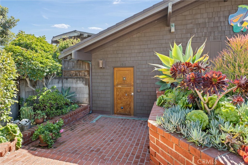 Property Photo:  1911 Ocean Way  CA 92651 