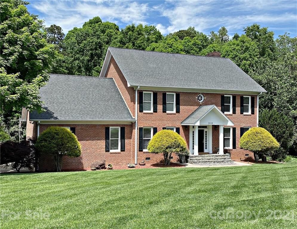 Property Photo: 1618 5th Street Drive NW NC 28601