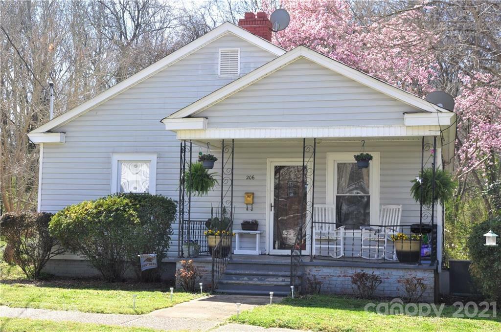 Property Photo:  206 Link Street  SC 29715 