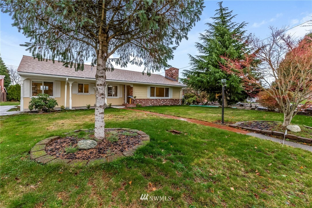 Property Photo:  4821 Delaware  WA 98203 