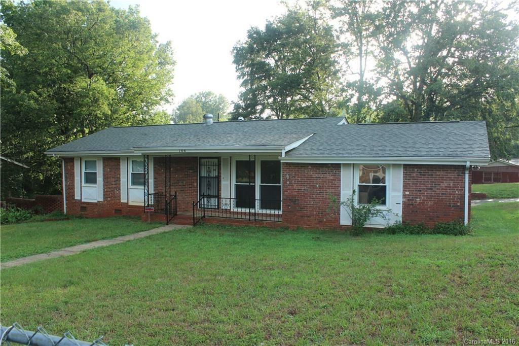 Property Photo:  706 Merridale Drive  NC 28214 