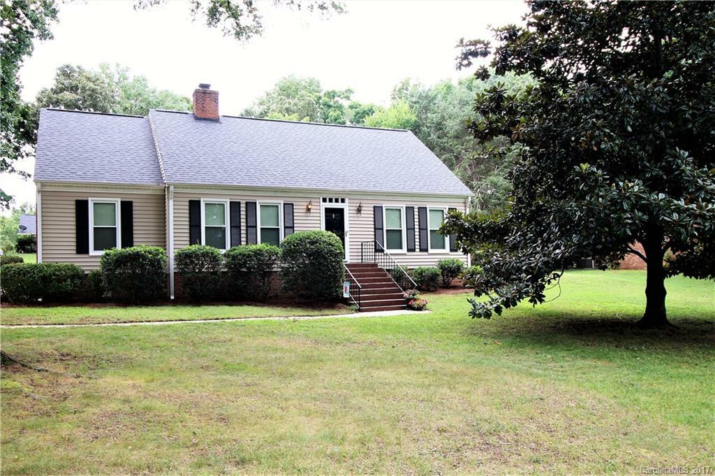 Property Photo:  2527 Roundabout Lane  NC 28210 