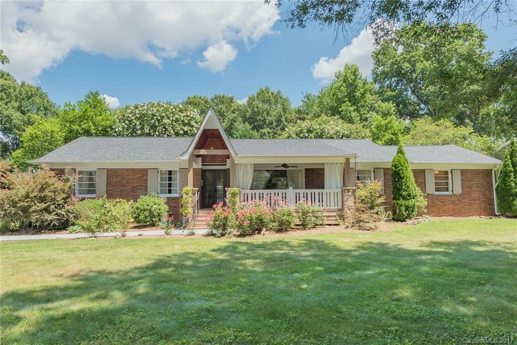 Property Photo: 4735 Water Oak Road NC 28211