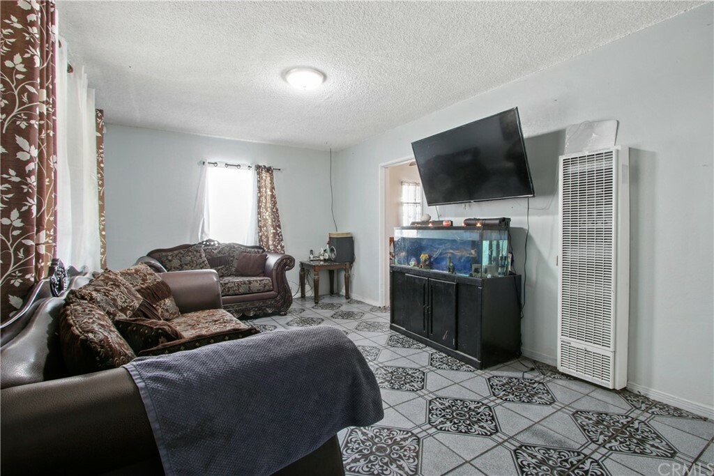 Property Photo:  2610 N Grandee Avenue  CA 90222 