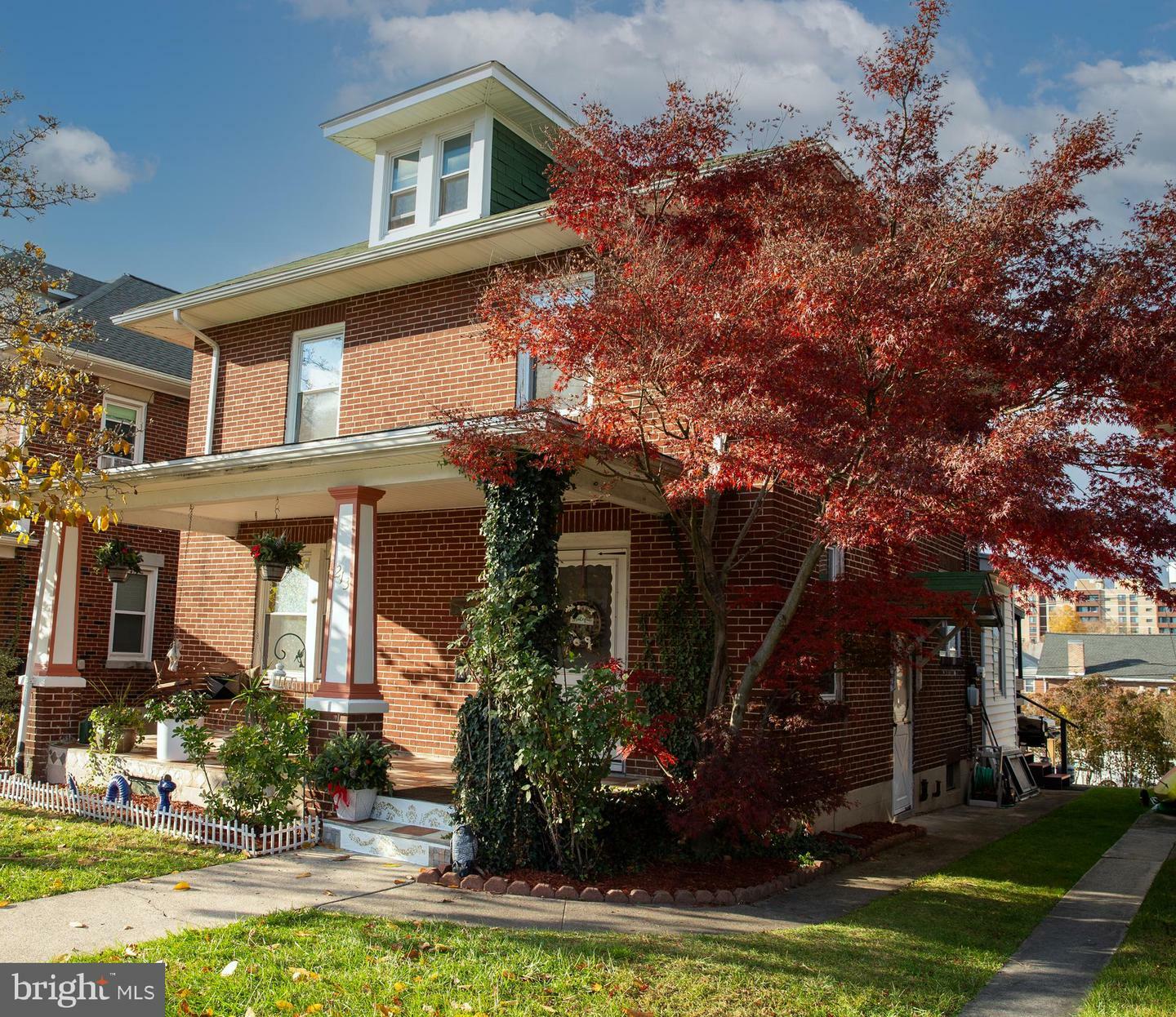 Property Photo: 213 W Granada Avenue PA 17033