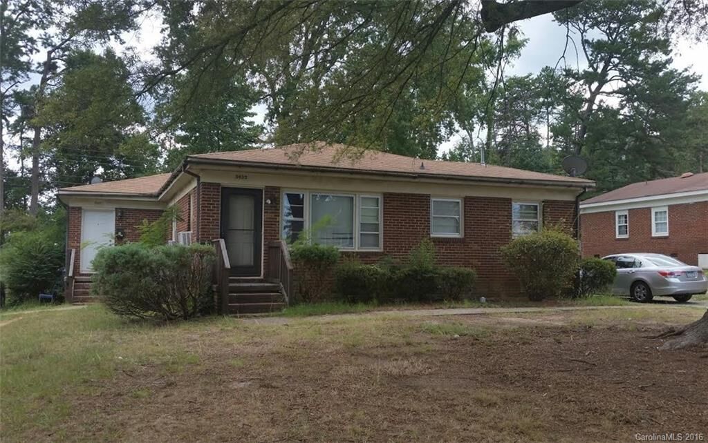 Property Photo:  3421 Meredith Avenue  NC 28208 