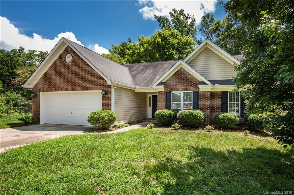 Property Photo: 8804 Palmutum Place NC 28269