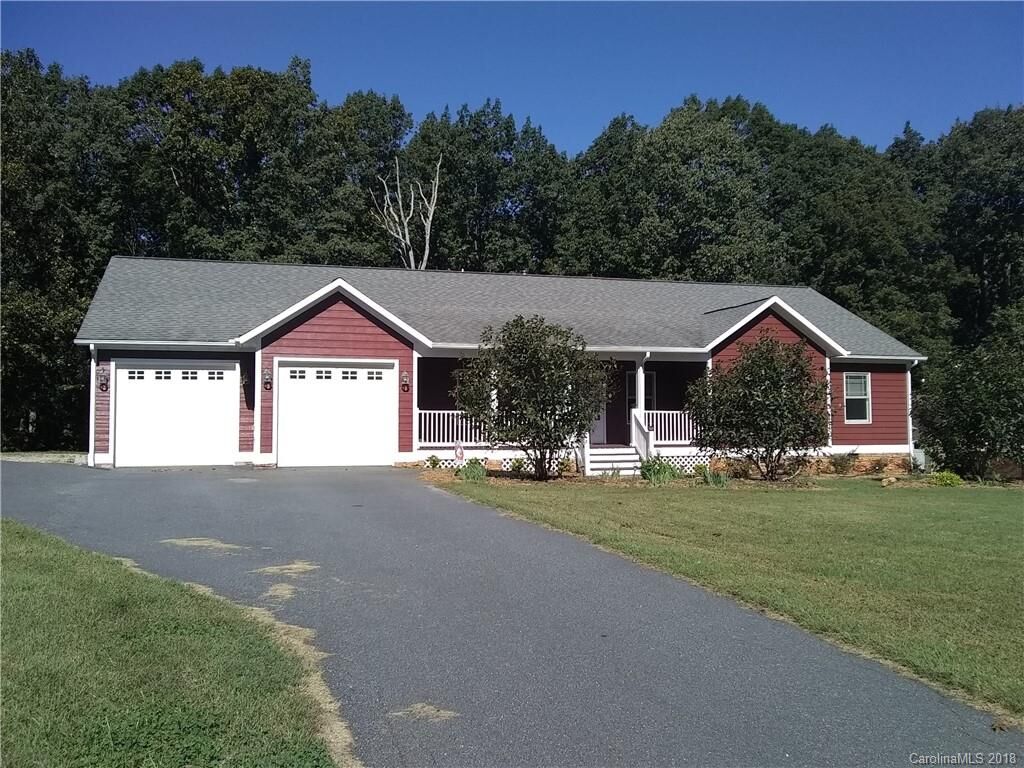 Property Photo: 1441 Greenwood Road NC 28092