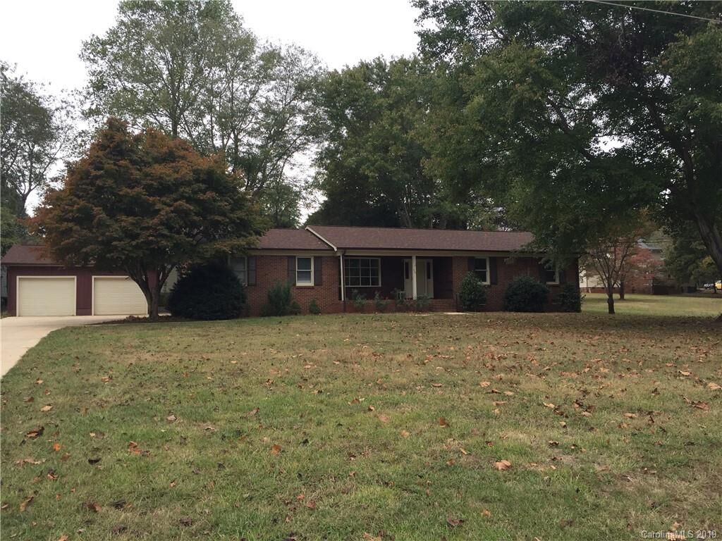 Property Photo: 230 Winding Way NC 28147