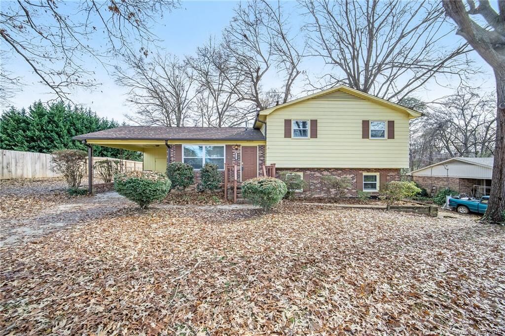 Property Photo: 504 N Cedar Street NC 28034