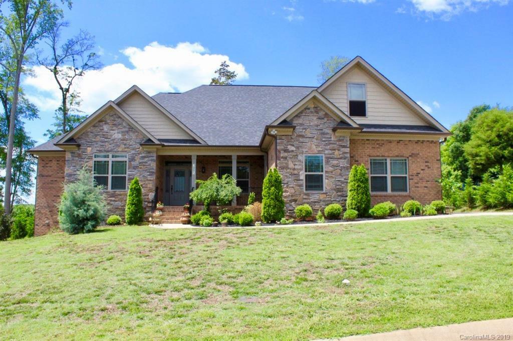 Property Photo:  3005 Applewood Point Lane  NC 28012 