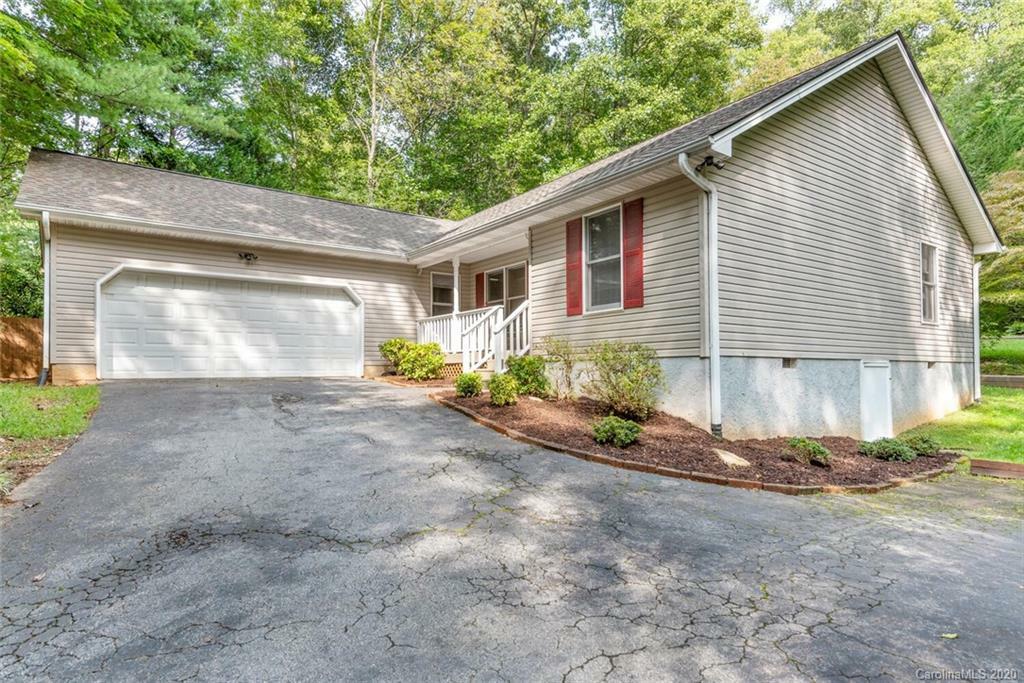 Property Photo:  5 Twin Lakes Drive  NC 28732 