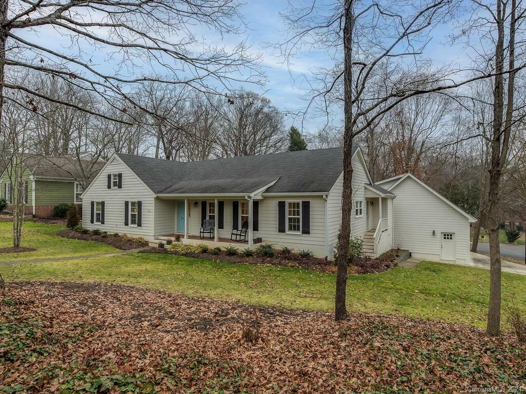 Property Photo:  4941 Virginian Lane  NC 28226 