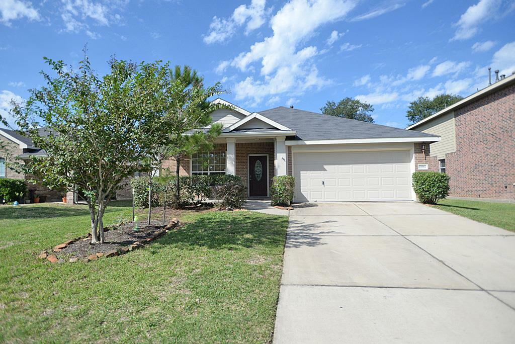 Property Photo: 30002 Saw Oaks Drive TX 77355