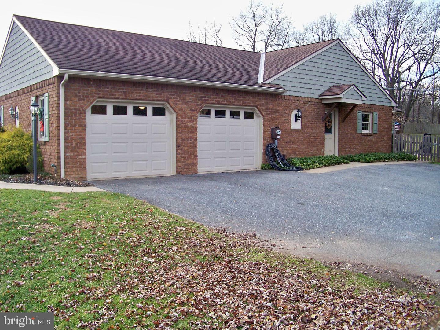 Property Photo:  4 Scott Road  PA 17560 