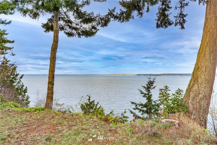1720 E Marrowstone Road  Nordland WA 98358 photo