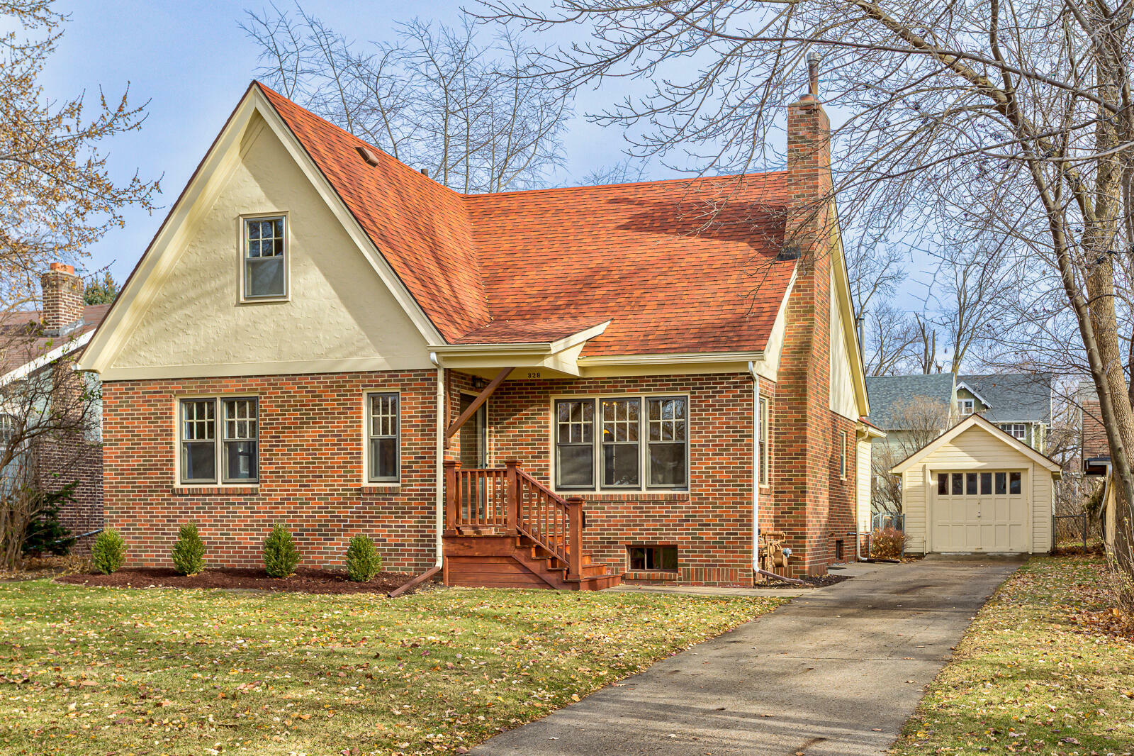 Property Photo:  328 S Boone Street  IA 50036 