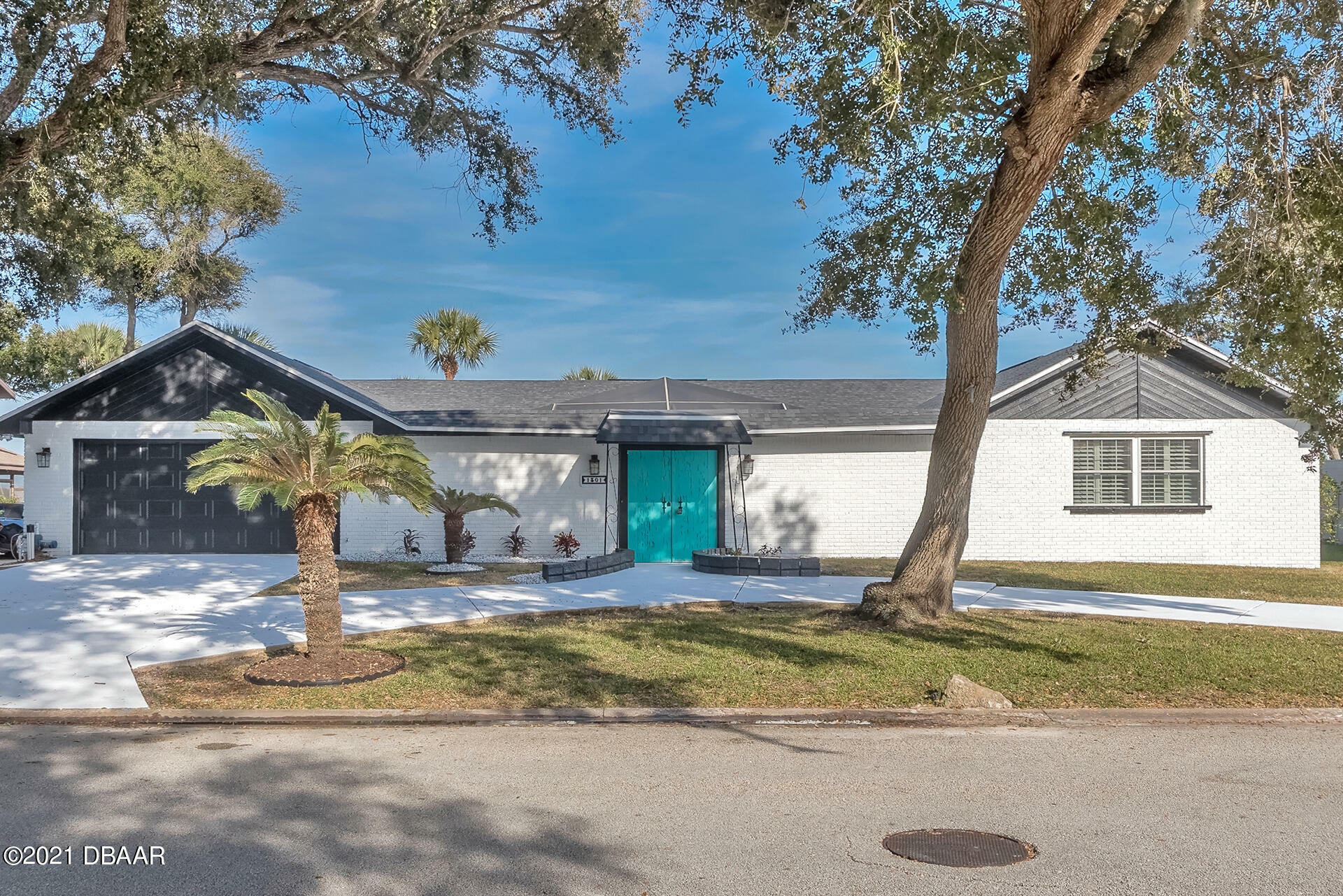 Property Photo:  1301 Oak Forest Drive  FL 32174 